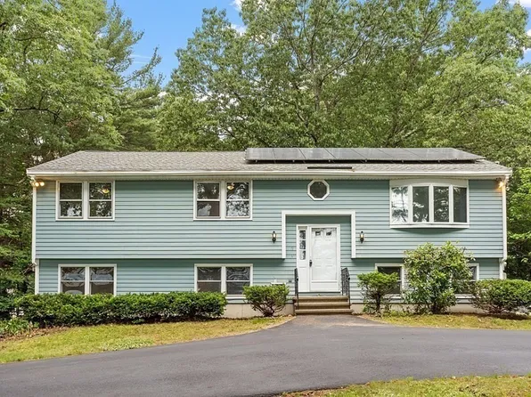 9 Hazen St, Chelmsford, MA 01824