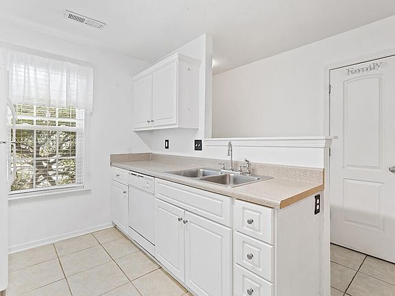 2nd image of 108 Rhett Ct