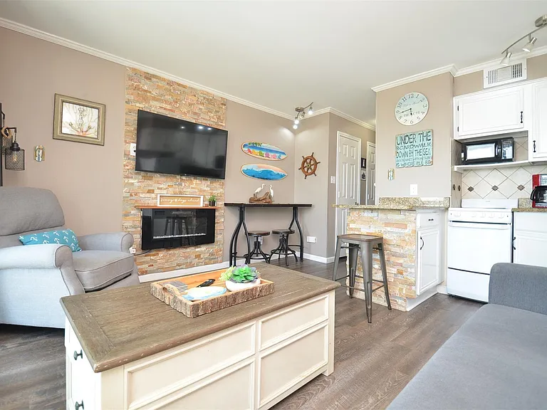 6102 Seawall Blvd #102B — Photo 30