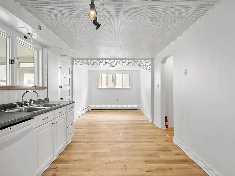 571 Washington Avenue — Photo 22