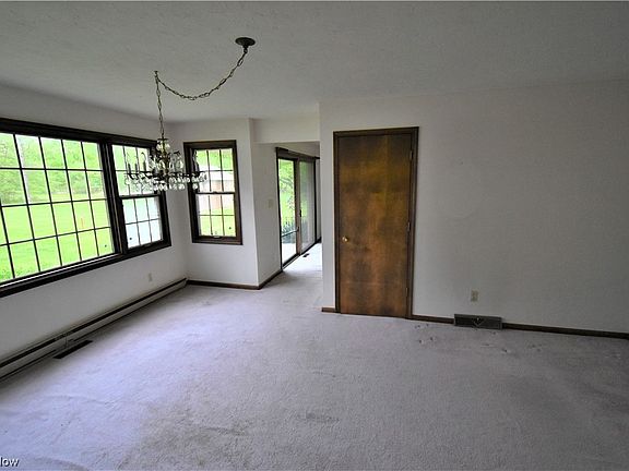 4th image of 3319 W Erie Ave