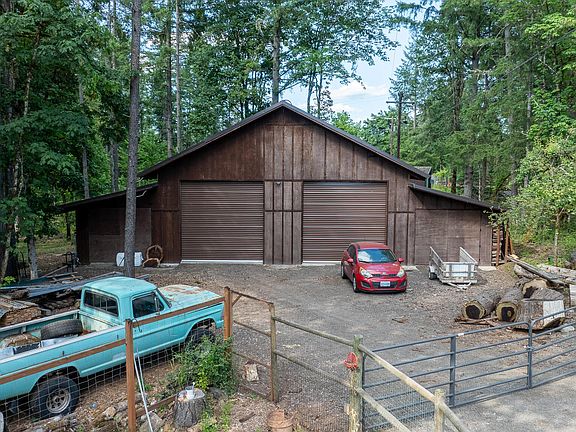 2nd image of 40357 Hilltop Dr