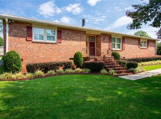 304 Sweetbriar Cir, Anderson, SC 29626