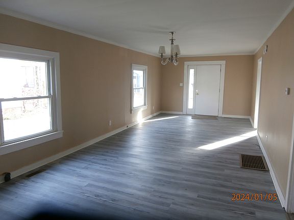 2nd image of 314 E Pennsylvania St