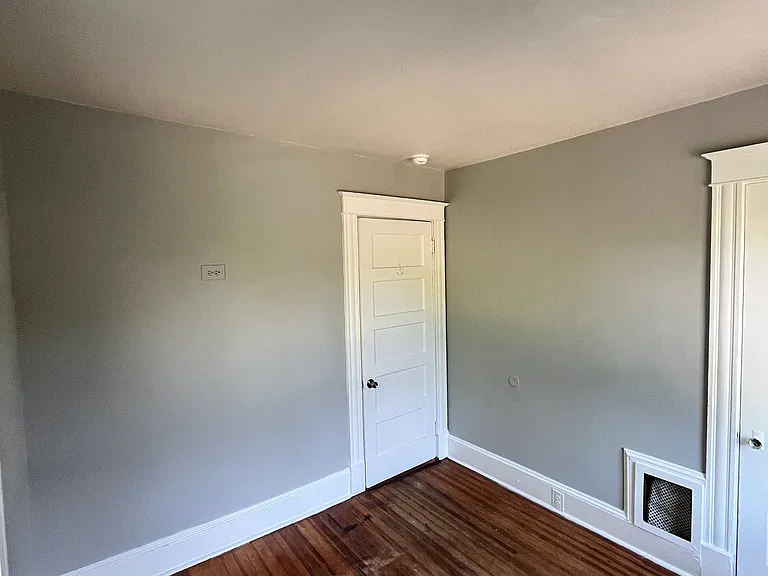 245 Bristol St #1 — Photo 8