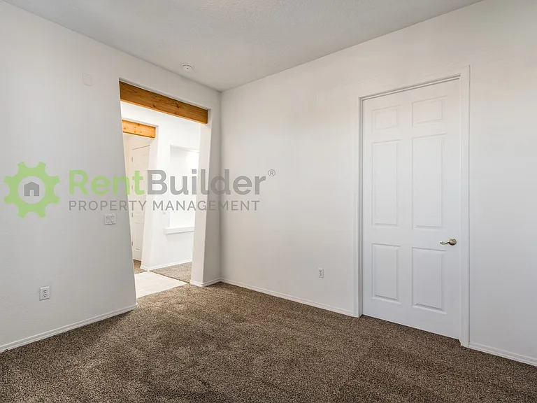 620 3rd St NE — Photo 28