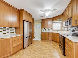 4105 Blackhawk Rd, Eagan, MN 55122