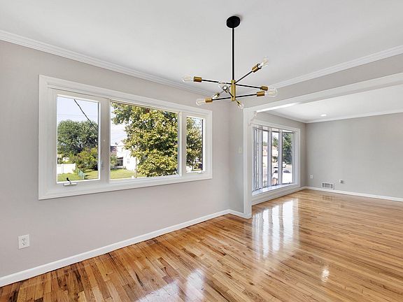 4th image of 240-24 149th Avenue