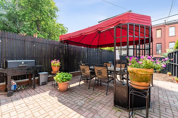 Sold by Douglas Elliman | media 16