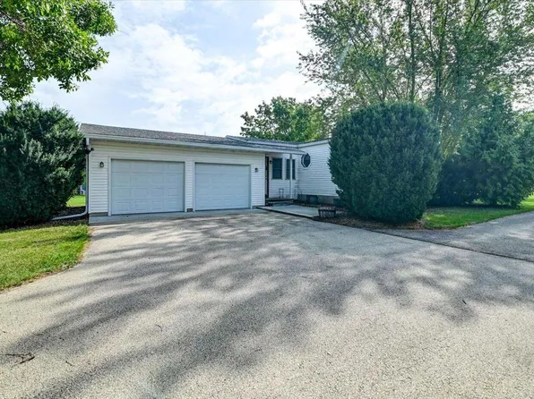 2739 Yahara ROAD, Stoughton, WI 53589