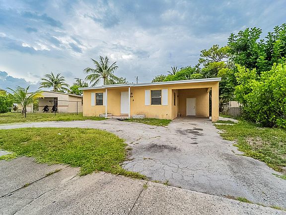 3rd image of 924 NW 11th Place