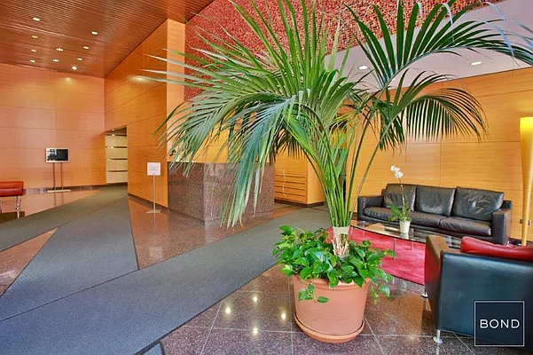 Rented by Bond New York | media 25