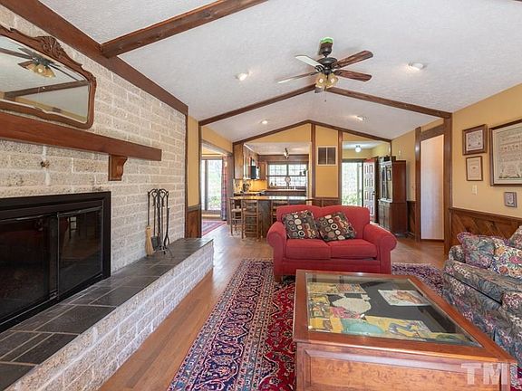 3rd image of 206 Carrington Dr