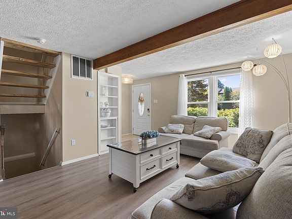 5th image of 151 Wimbledon Ln