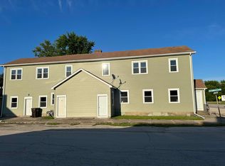 107 N 4th St, Capron, IL 61012