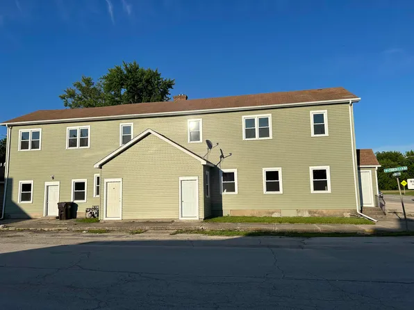 107 N 4th St, Capron, IL 61012