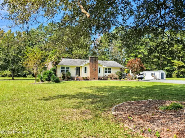 5490 Croomsbridge Road, Burgaw, NC 28425