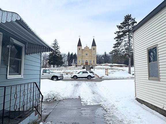 3rd image of 9373 Cable Rd