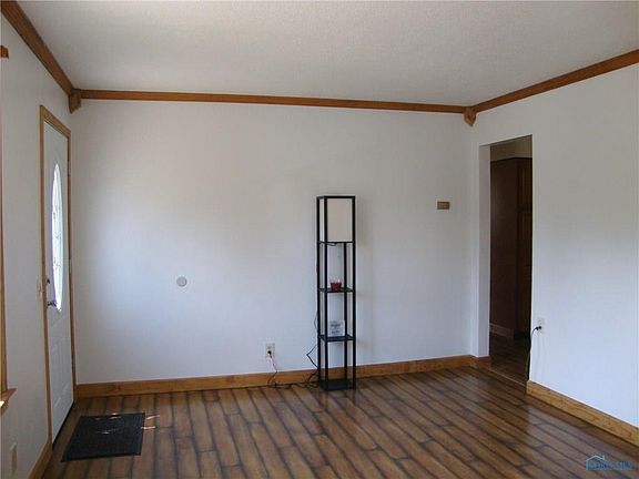 4th image of 130 W Bryant Ave