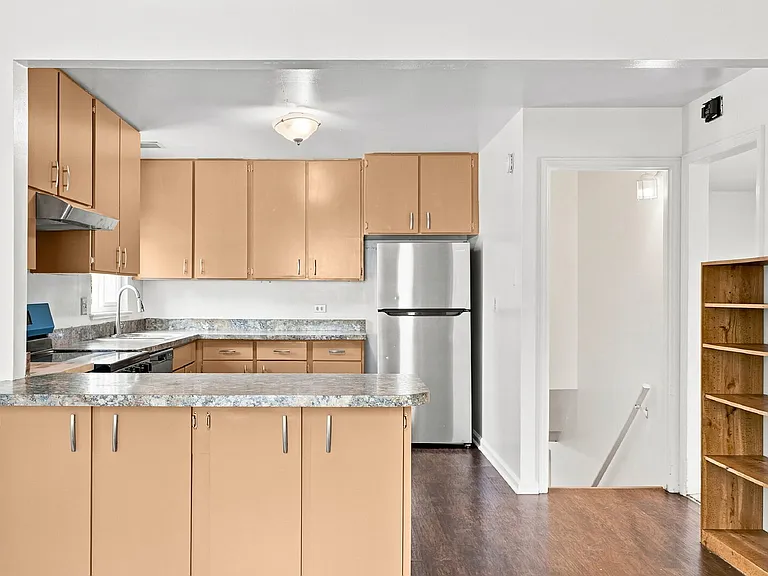 1811 S Irving St — Photo 9