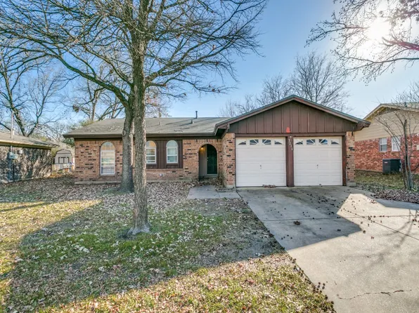 3216 Hummingbird Ln, Denton, TX 76209