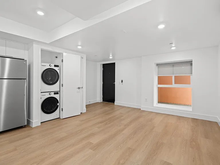 Western Lux — Photo 23