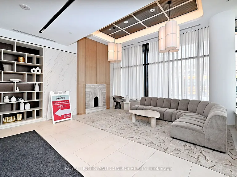 10 Oak St #1510 — Photo 5