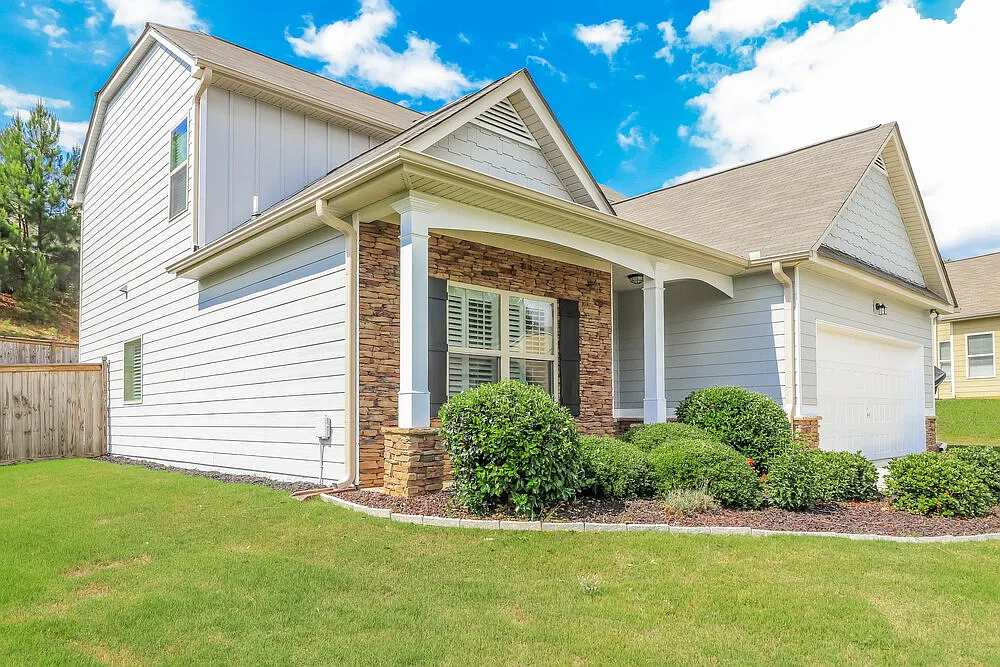 4 bed, 2.5 bath, 2226 sqft, $3,010 — Photo 4