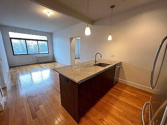 2nd image of 836 Bergen St #B8