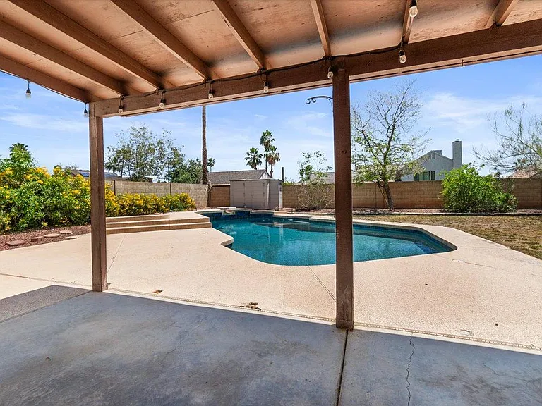 1041 E Kristal Way — Photo 29