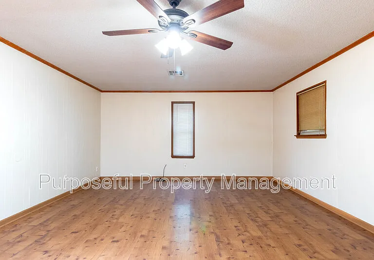 9317 NE Sherwell Dr — Photo 12