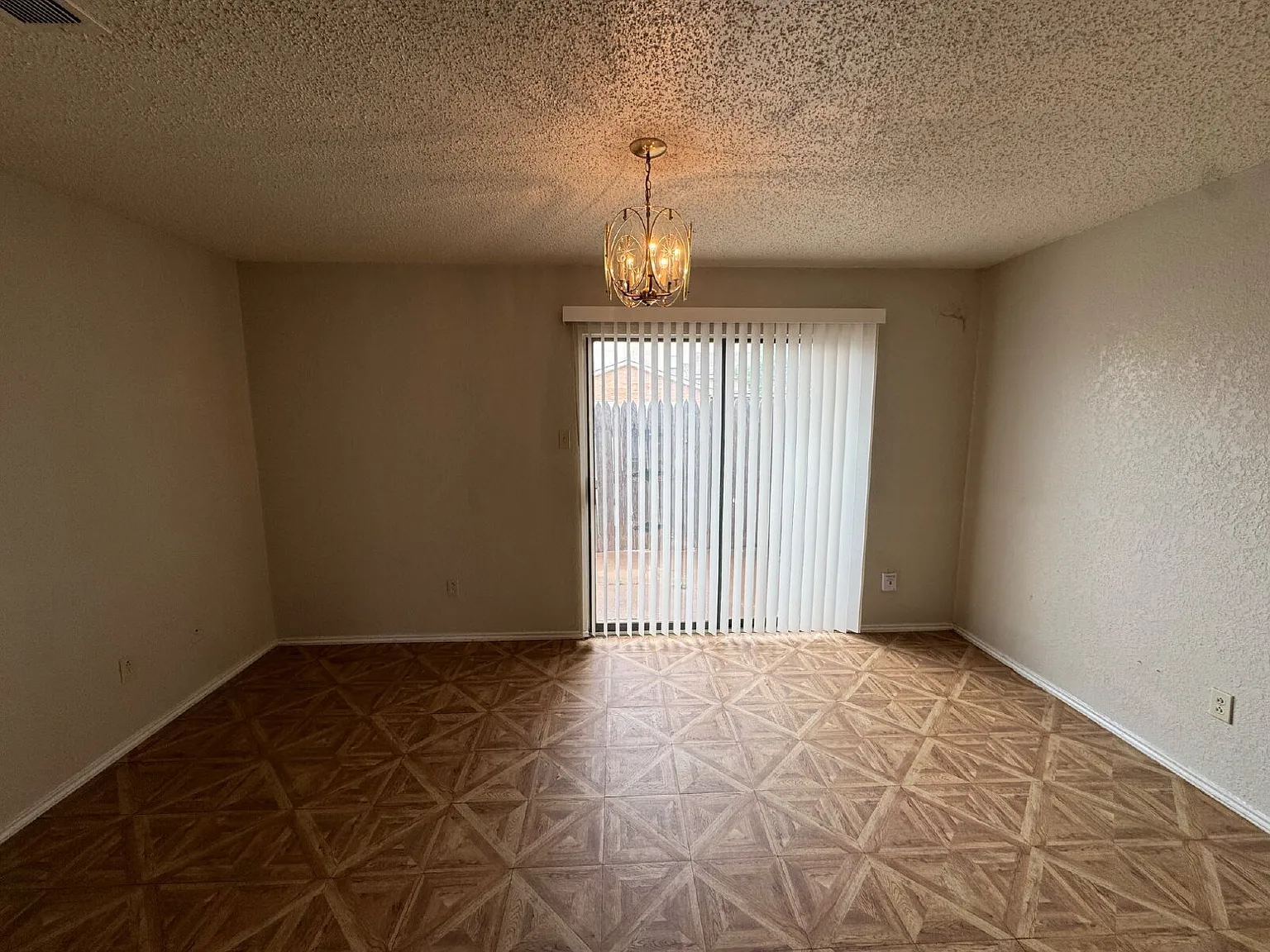 2 bed, 1.5 bath, 1636 sqft, $1,100 — Photo 3