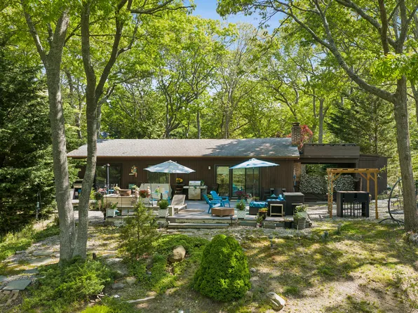 246 Little Fresh Pond Rd, Southampton, NY 11968