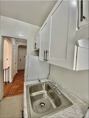 Rented by Bond New York | media 26