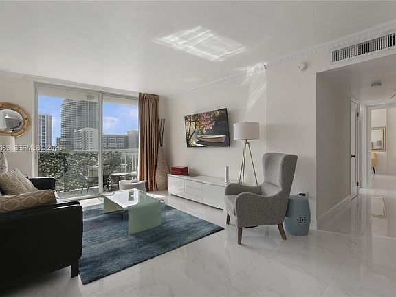 2nd image of 1345 Lincoln Rd APT 1003