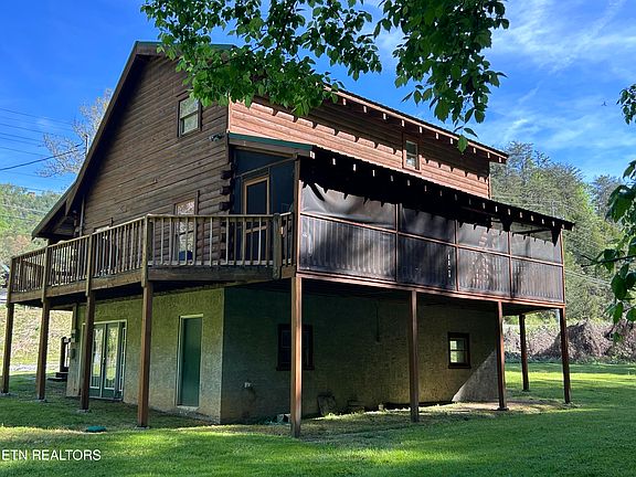 4th image of 1764 Upper Middle Creek Rd