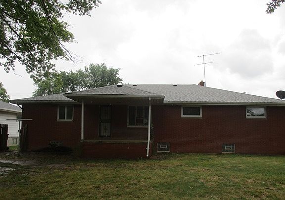 3rd image of 1220 Bell Ave