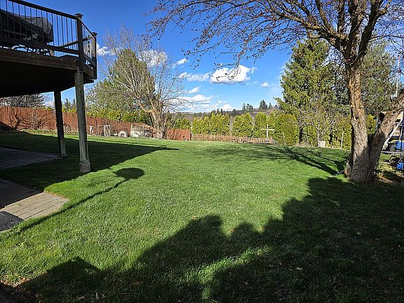 2nd image of 930 SW Fountain St