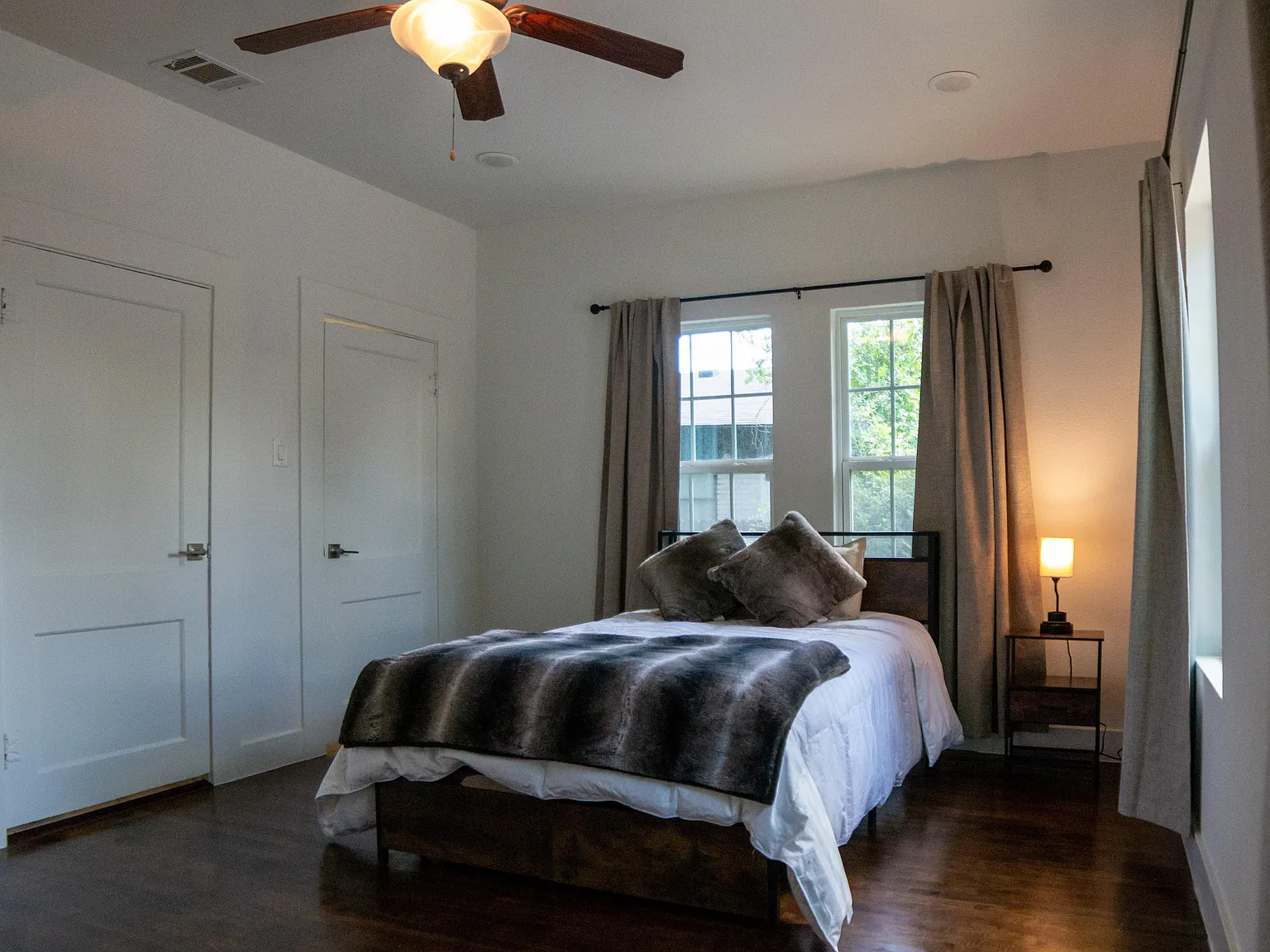 4 bed, 3.5 bath, 1836 sqft, $1,048 — Photo 2