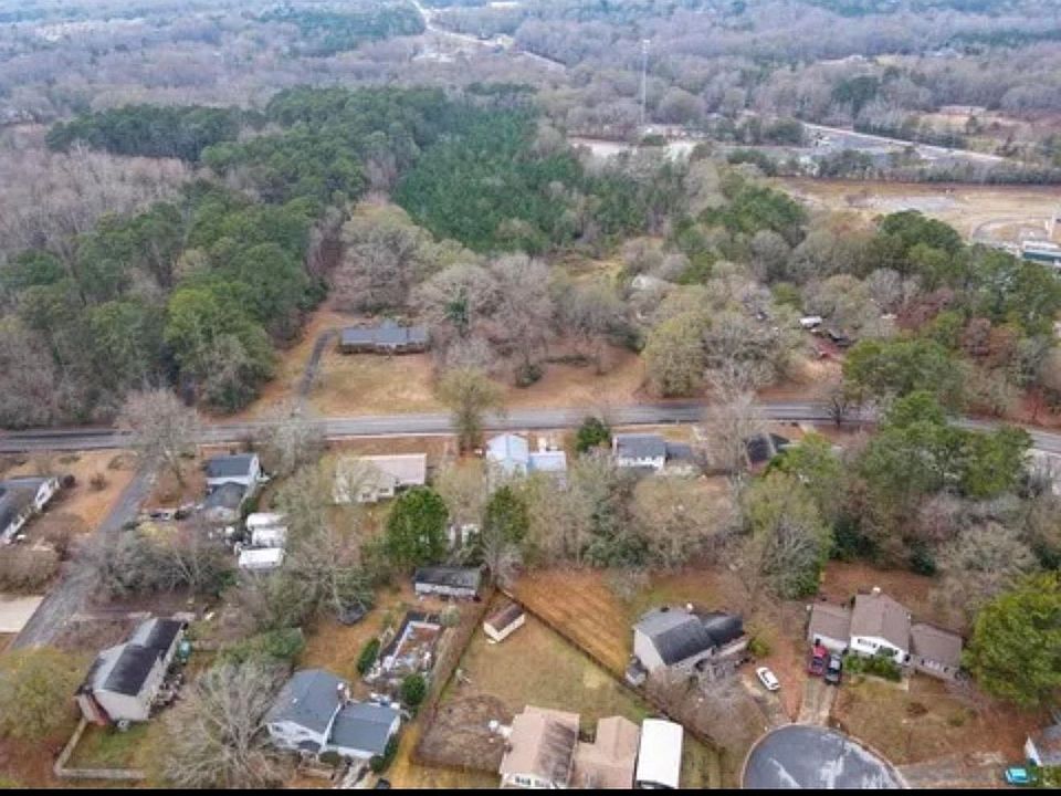 2nd image of 612 Neely Ferry Rd