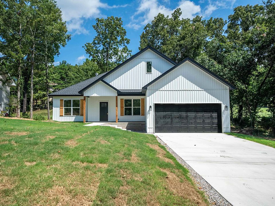 1st image of 206 Pebble Beach Dr