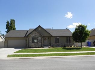 1744 E Sunrise Dr, Eagle Mountain, UT 84005