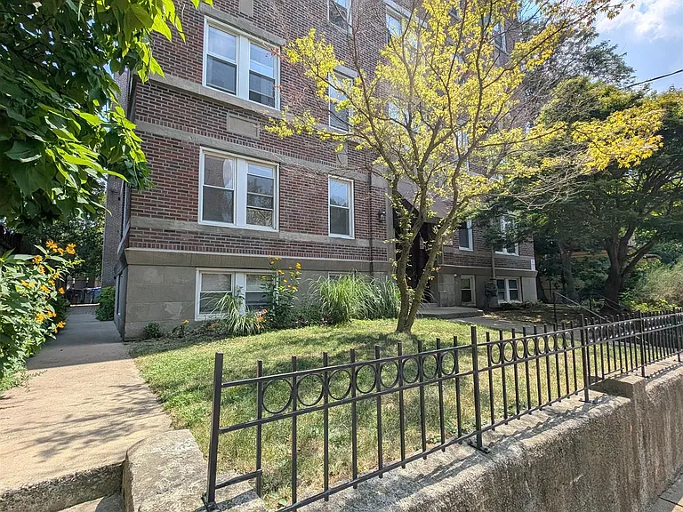 10 Cogswell Ave — Photo 6