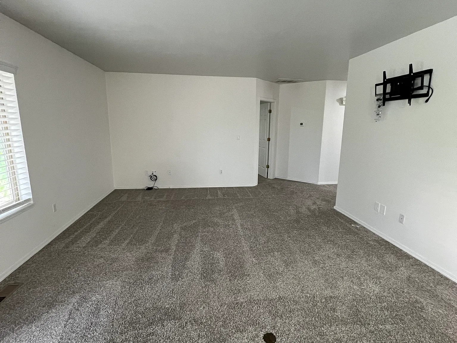 2 bed, 1769 sqft, $1,900 — Photo 4