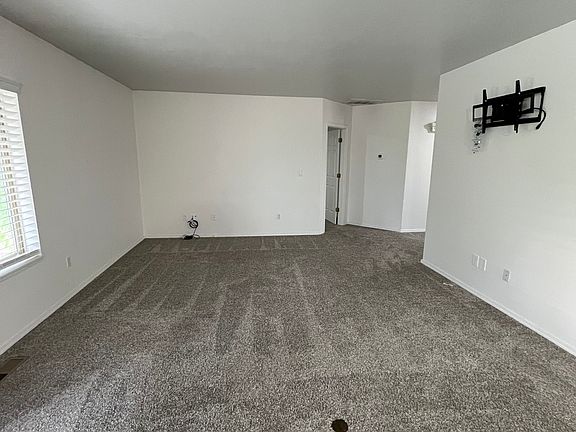 4th image of 29 River Run Est #29