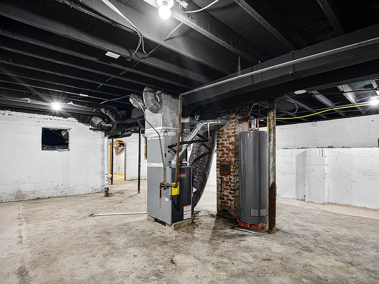 1518 Lawton Ave — Photo 15