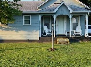 340 W 4th St, Latham, IL 62543