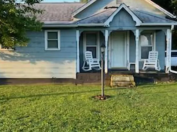 340 W 4th St, Latham, IL 62543