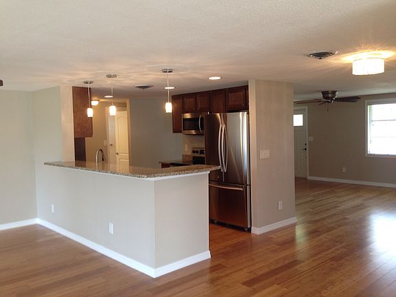5th image of 1956 Greenlawn Dr