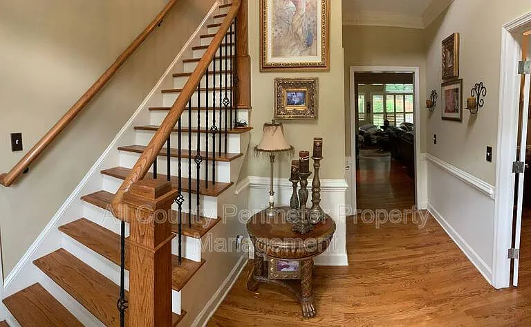2345 Bray Ct NE — Photo 2